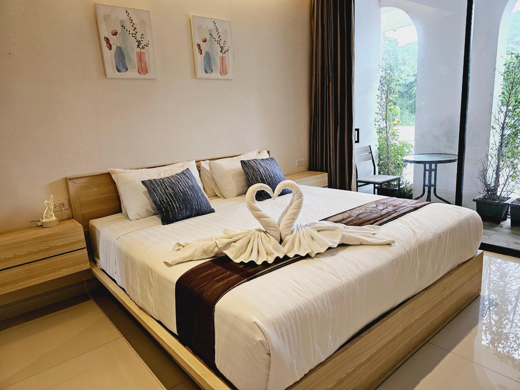 The Lago Naiharn By Sala Estate Nai Harn Exterior photo